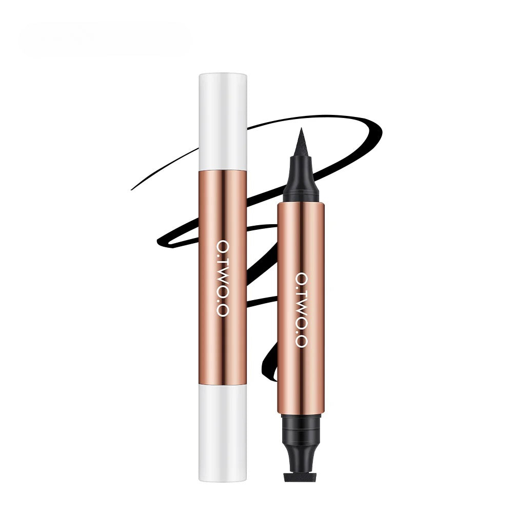 O.TWO.O Stamp Eyeliner with Sponge Head - Big, Bold, and Effortless Precision